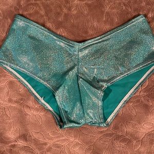Hot pants